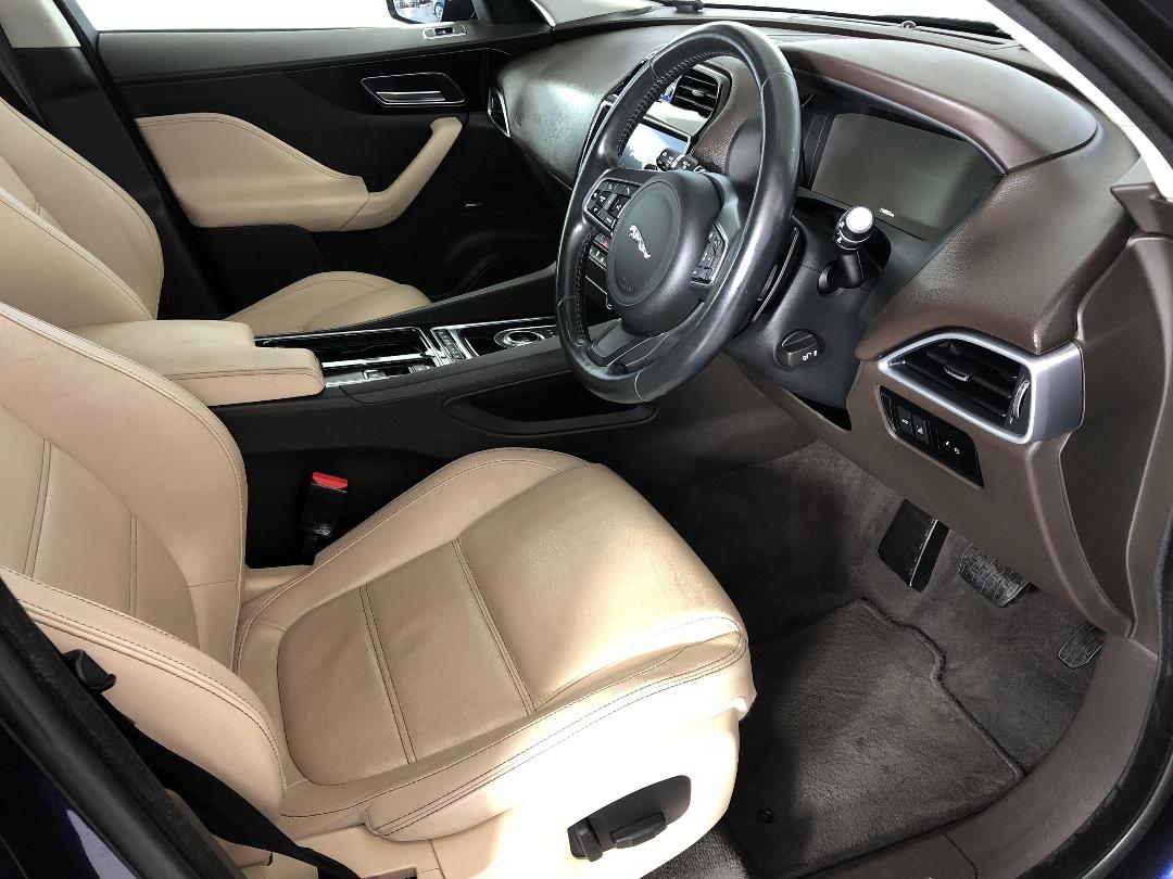 Photo '16' of Jaguar F-Pace