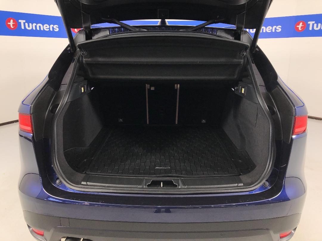 Photo '14' of Jaguar F-Pace