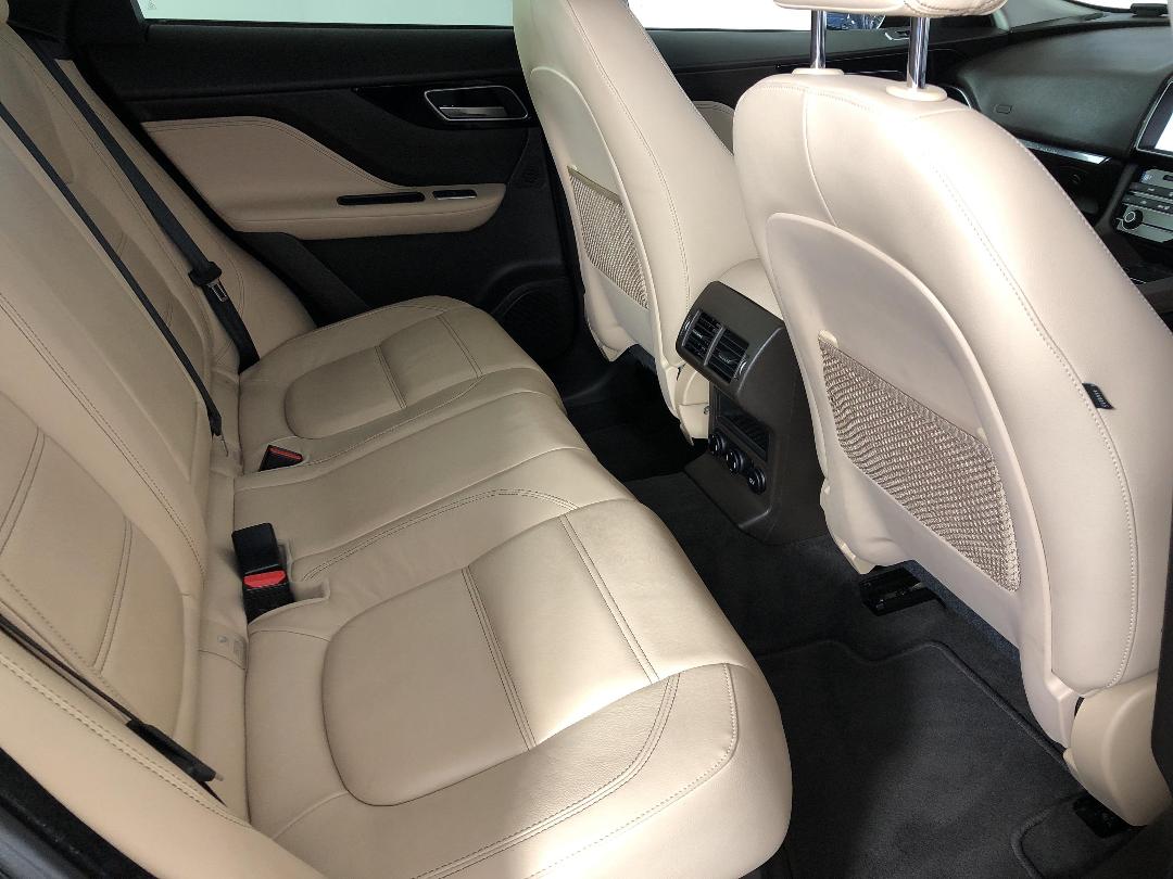 Photo '20' of Jaguar F-Pace