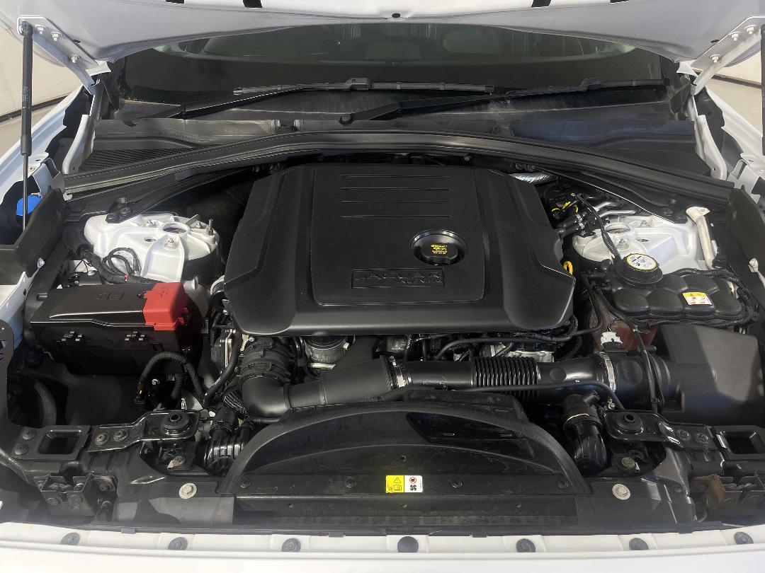 Photo '13' of Jaguar F-Pace Photo '13' of Jaguar F-Pace