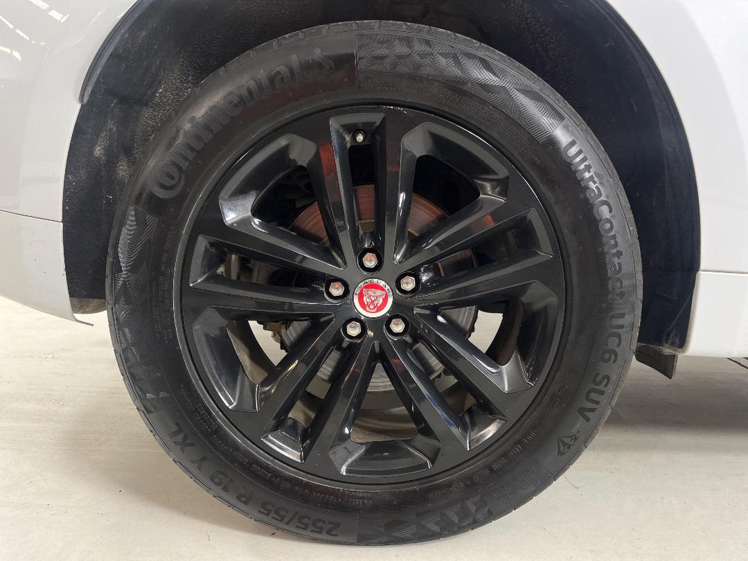 Photo '12' of Jaguar F-Pace Photo '12' of Jaguar F-Pace