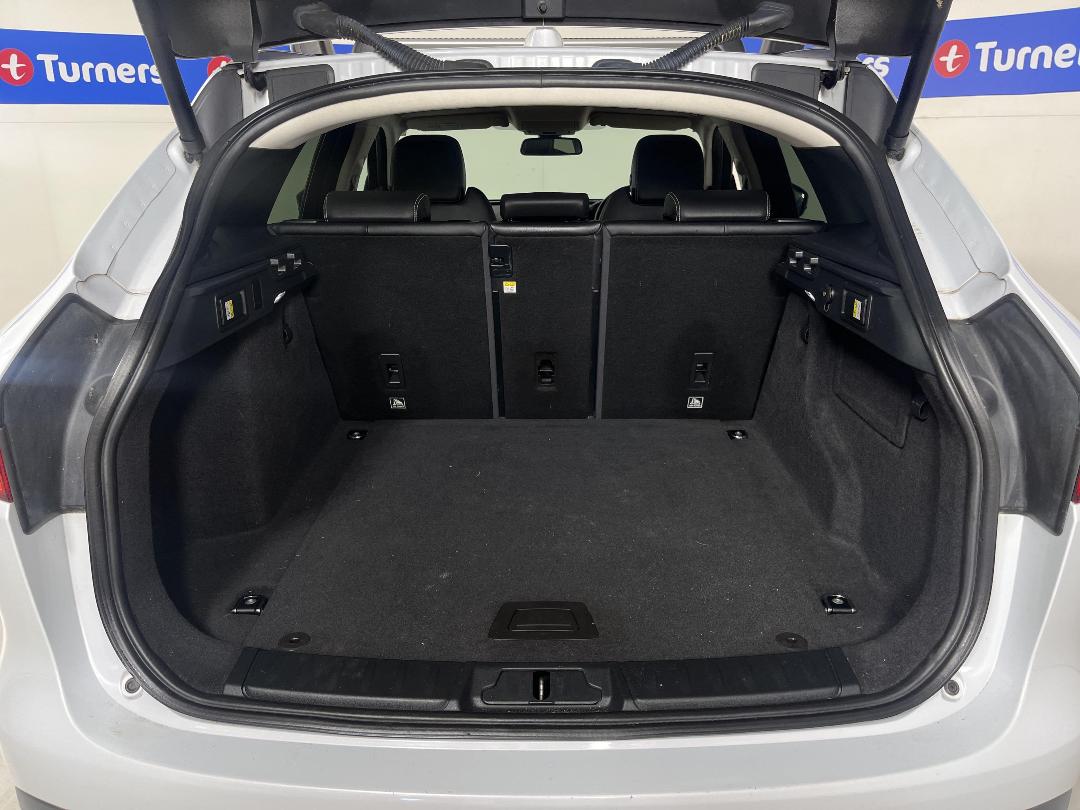 Photo '14' of Jaguar F-Pace Photo '14' of Jaguar F-Pace