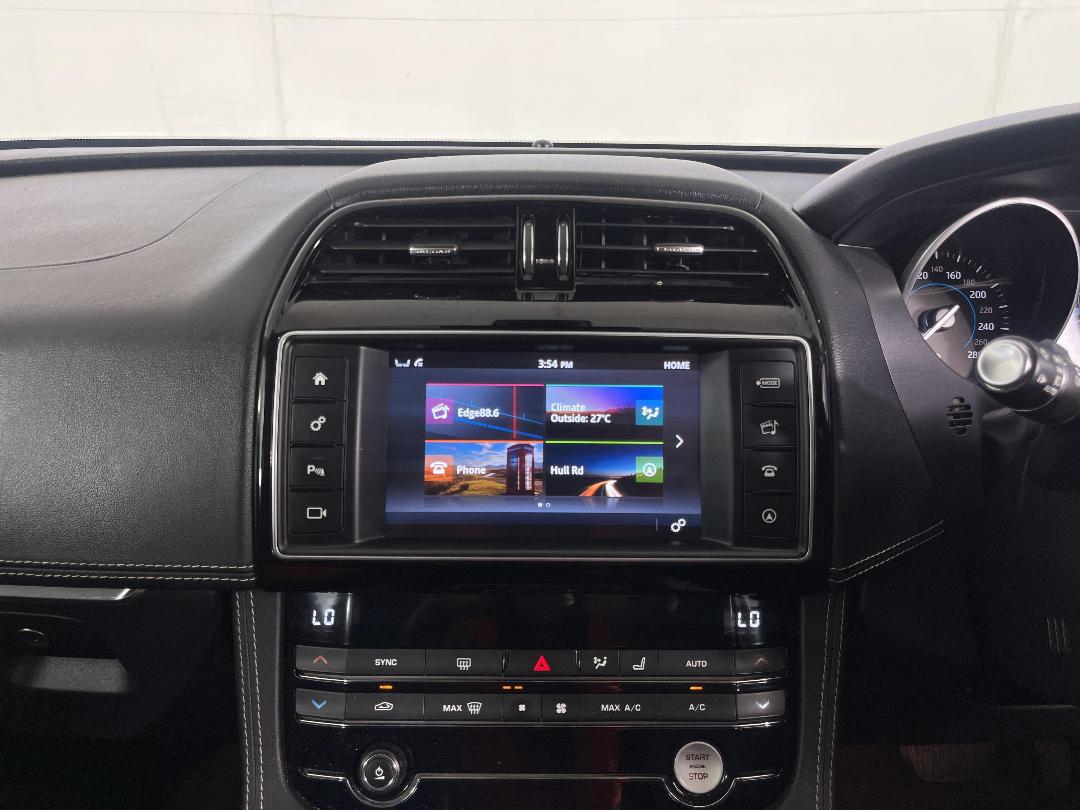 Photo '18' of Jaguar F-Pace Photo '18' of Jaguar F-Pace