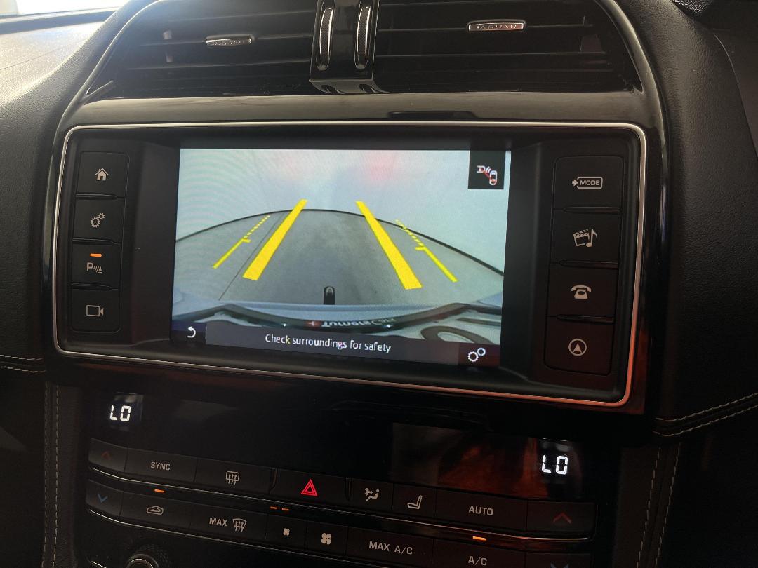 Photo '29' of Jaguar F-Pace Photo '29' of Jaguar F-Pace