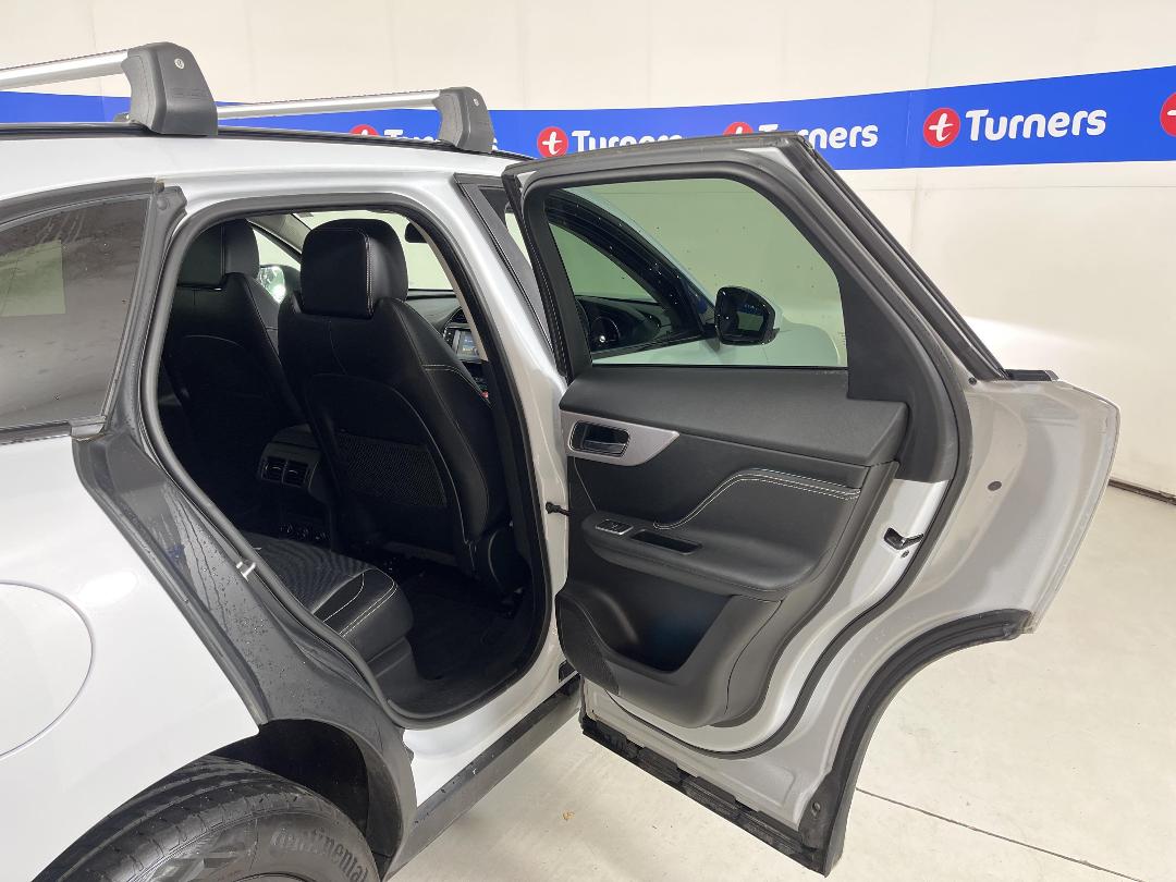 Photo '19' of Jaguar F-Pace Photo '19' of Jaguar F-Pace