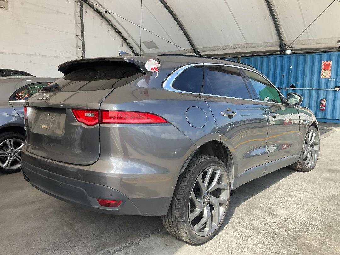 Photo '6' of Jaguar F-Pace