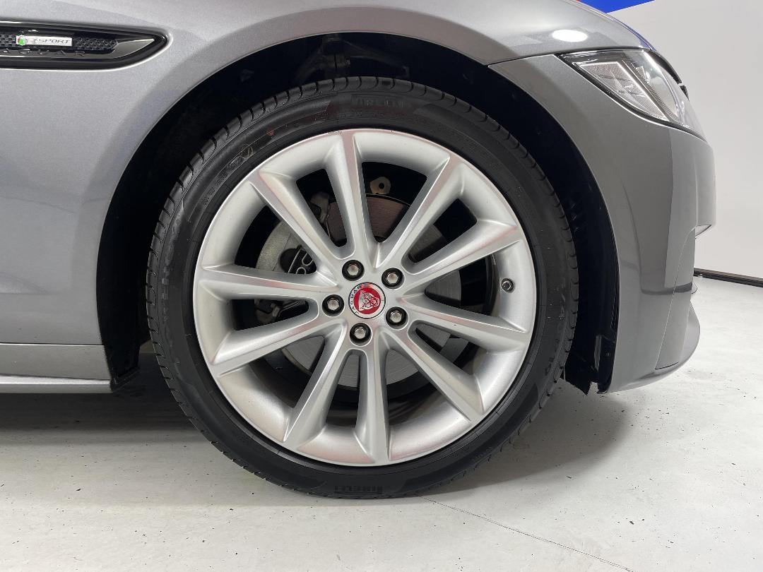 Photo '9' of Jaguar XF Photo '9' of Jaguar XF