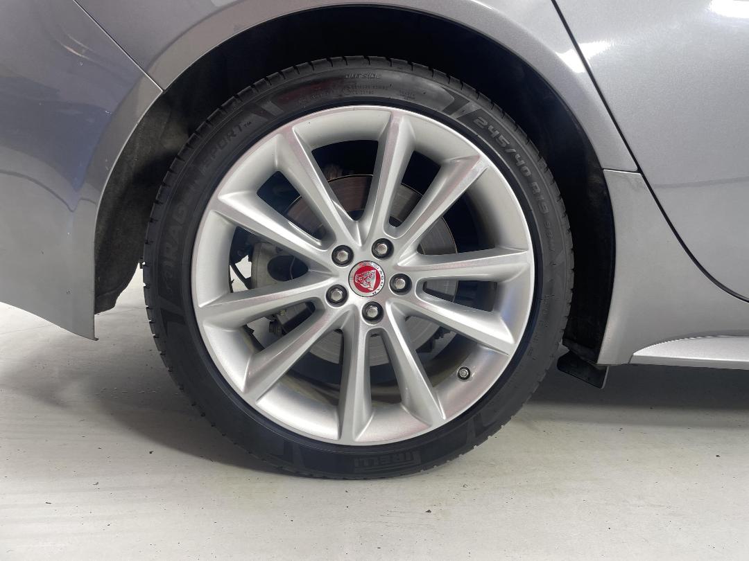 Photo '12' of Jaguar XF Photo '12' of Jaguar XF