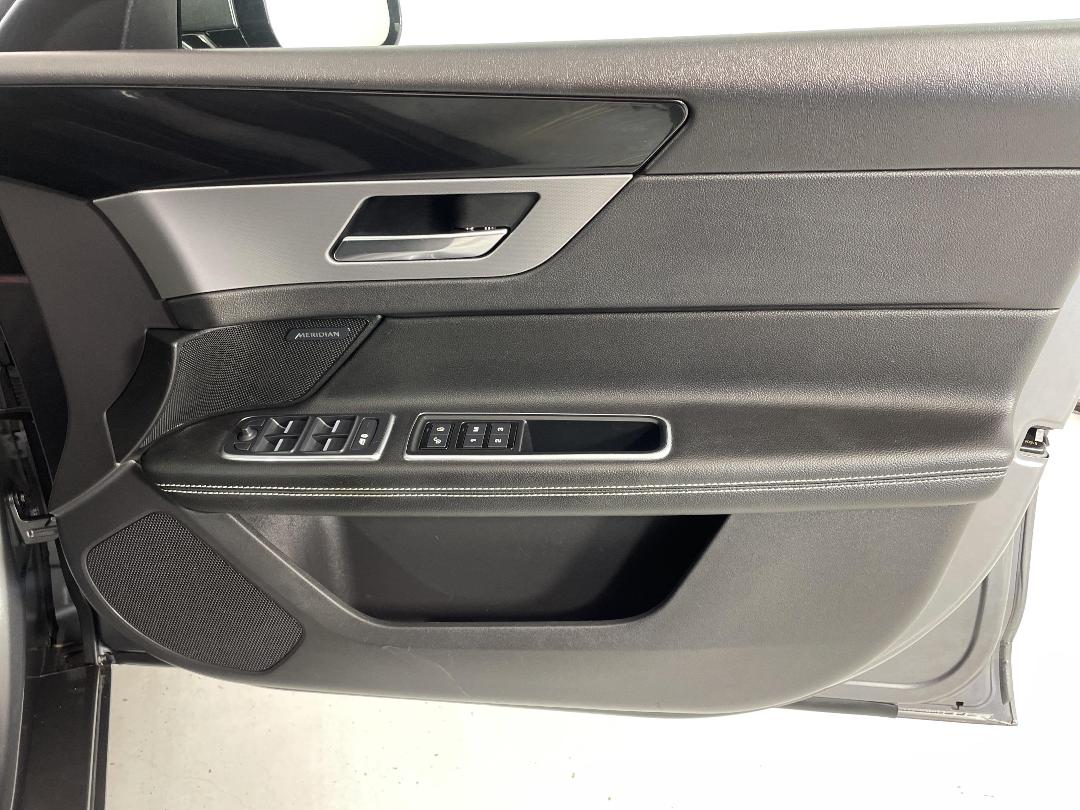 Photo '15' of Jaguar XF Photo '15' of Jaguar XF