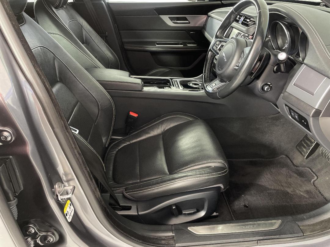 Photo '16' of Jaguar XF Photo '16' of Jaguar XF