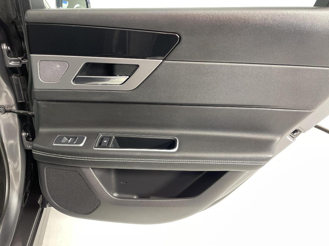 Photo '19' of Jaguar XF Photo '19' of Jaguar XF