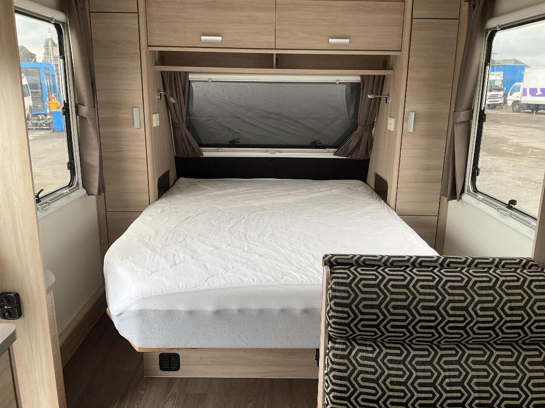 Photo '8' of JAYCO STARCRAFT Caravan - Tandem