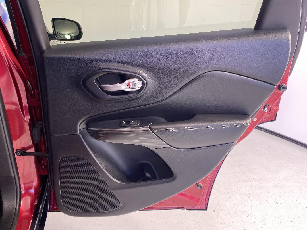 Photo '19' of Jeep Cherokee