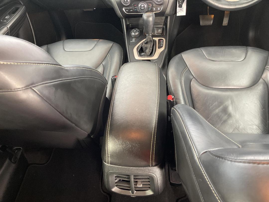 Photo '18' of Jeep Cherokee