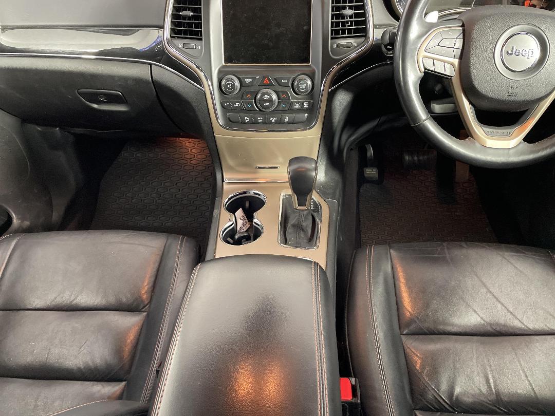 Photo '18' of Jeep Grand Cherokee