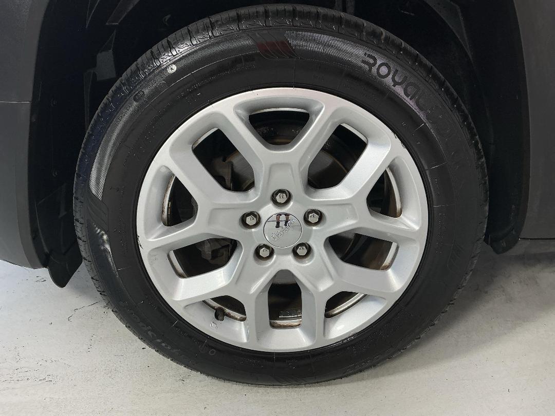 Photo '10' of Jeep Renegade Photo '10' of Jeep Renegade