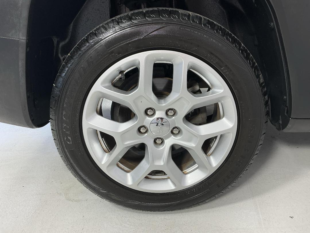 Photo '12' of Jeep Renegade Photo '12' of Jeep Renegade