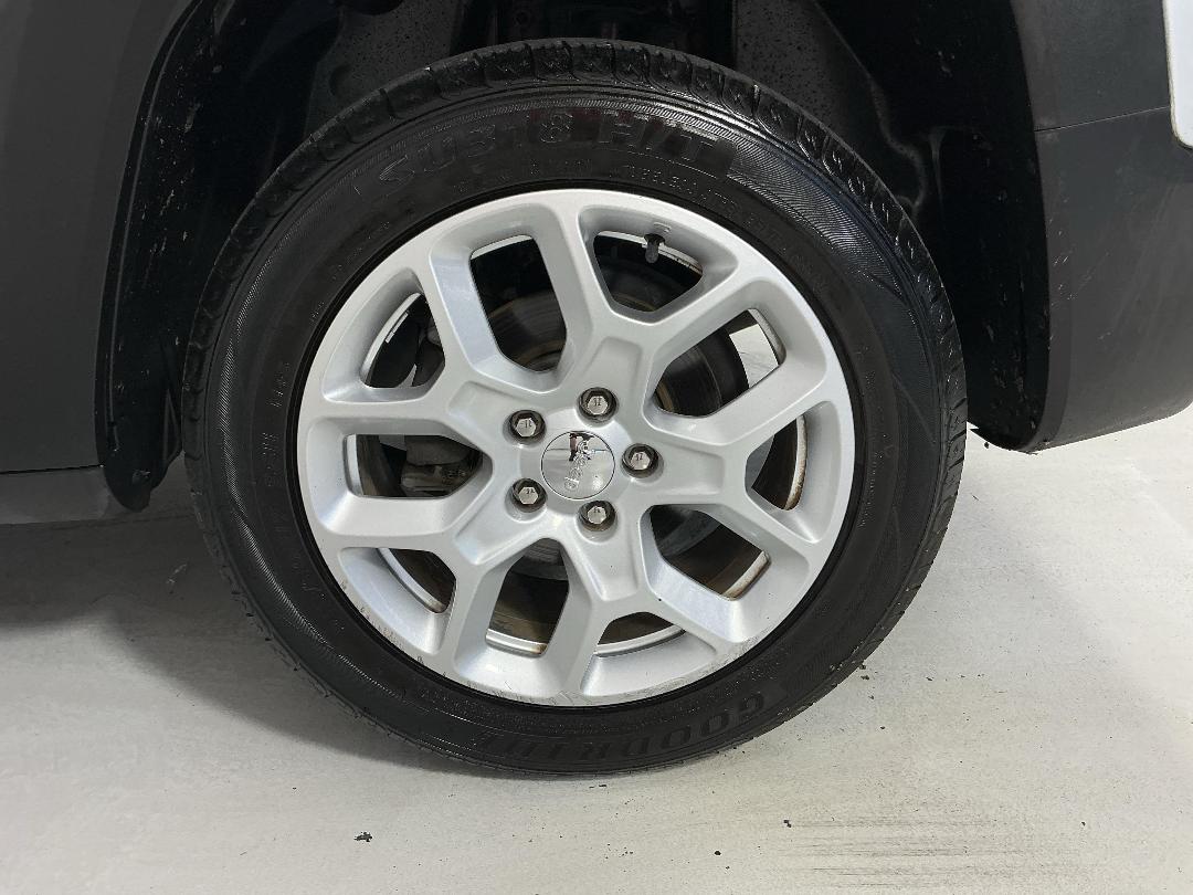 Photo '11' of Jeep Renegade Photo '11' of Jeep Renegade