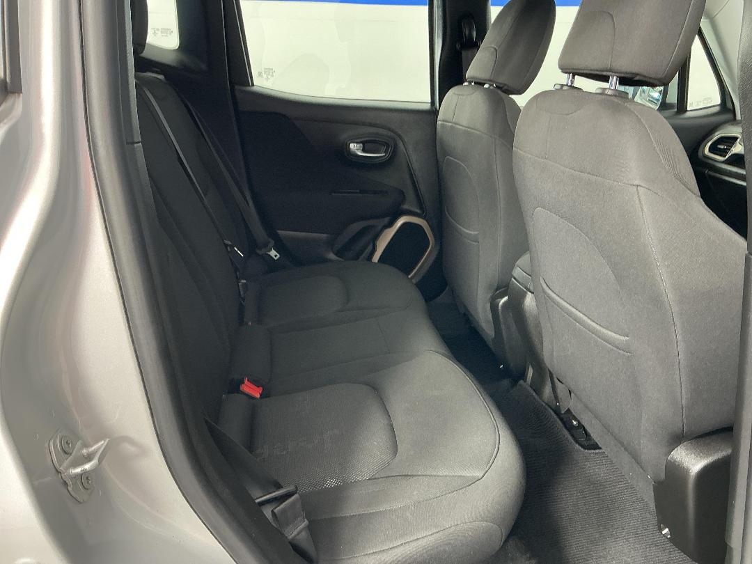 Photo '20' of Jeep Renegade Photo '20' of Jeep Renegade