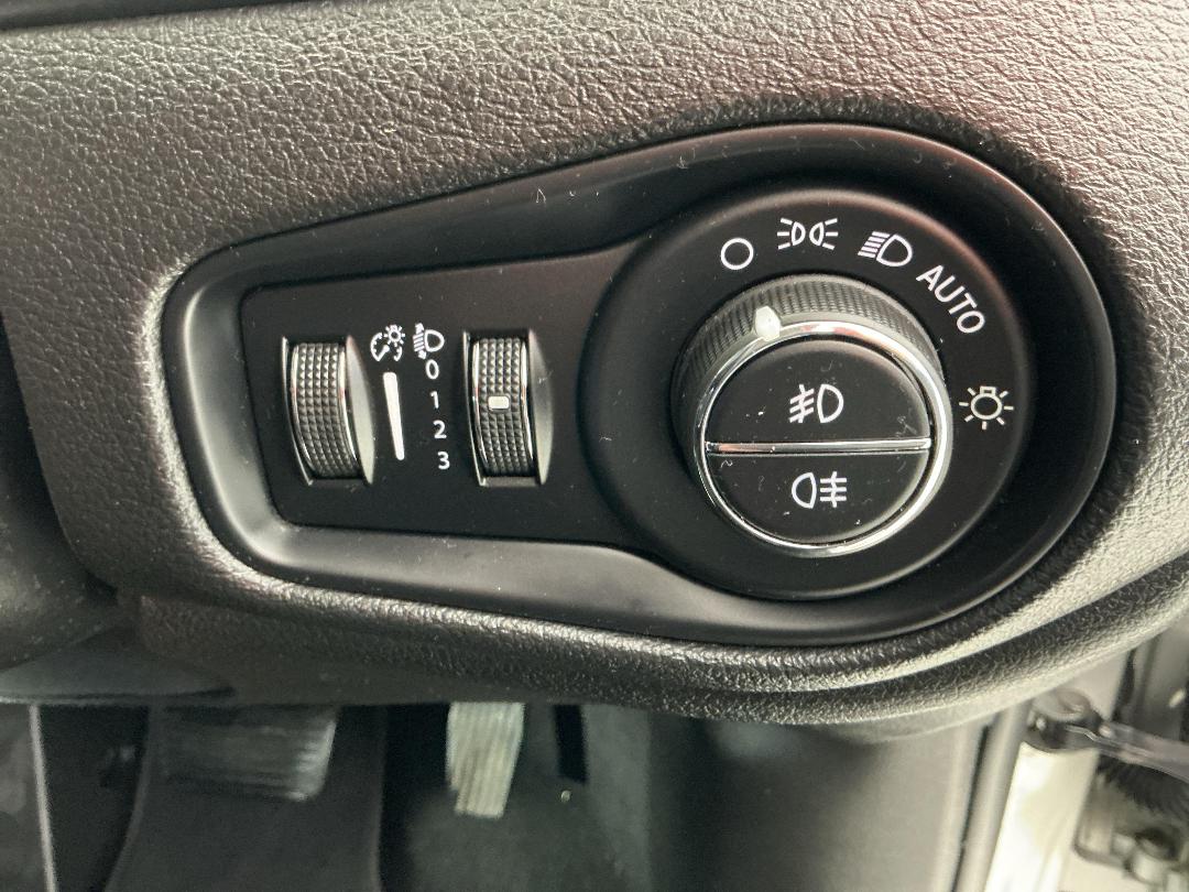 Photo '24' of Jeep Renegade Photo '24' of Jeep Renegade