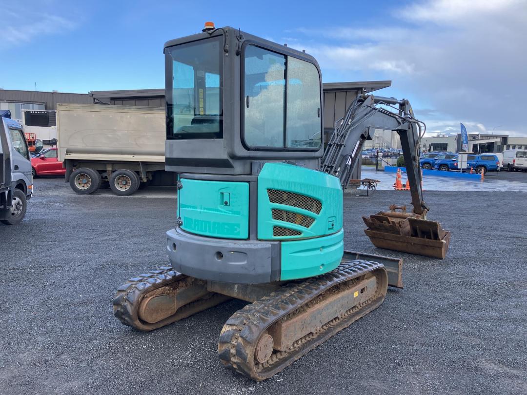 Used Kato 35V4 2017 Turners Trucks & Machinery for Sale 23833586 Turners