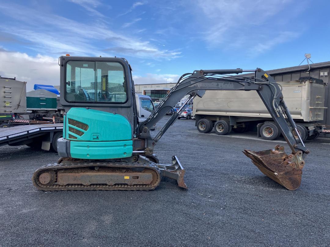 Used Kato 35V4 2017 Turners Trucks & Machinery for Sale 23833586 Turners