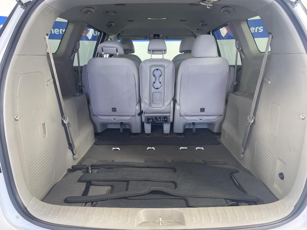 Photo '14' of KIA Carnival