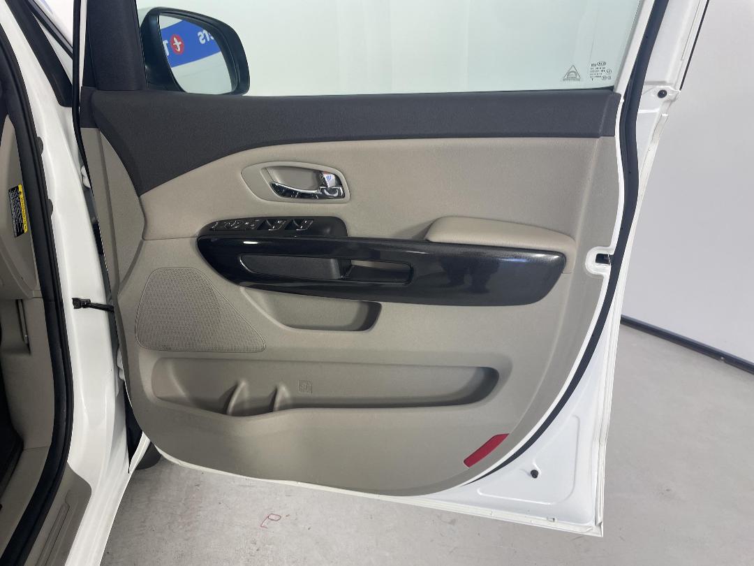 Photo '15' of KIA Carnival