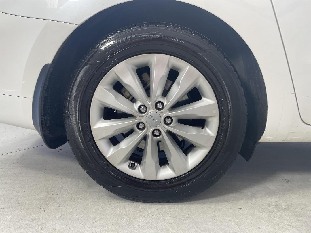 Photo '12' of KIA Carnival