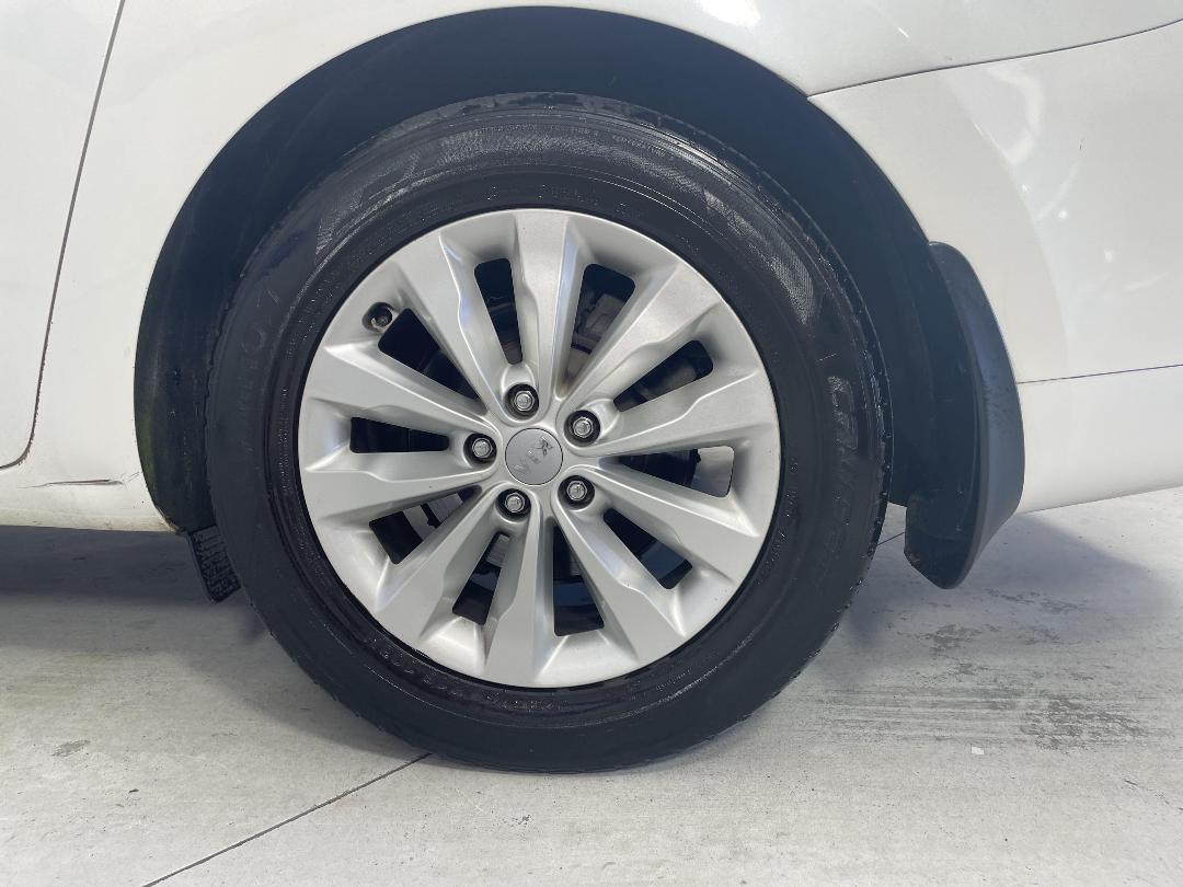 Photo '11' of KIA Carnival