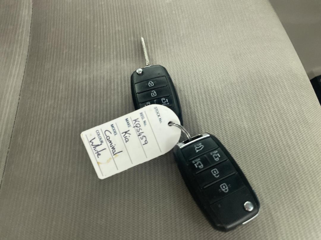 Photo '22' of KIA Carnival