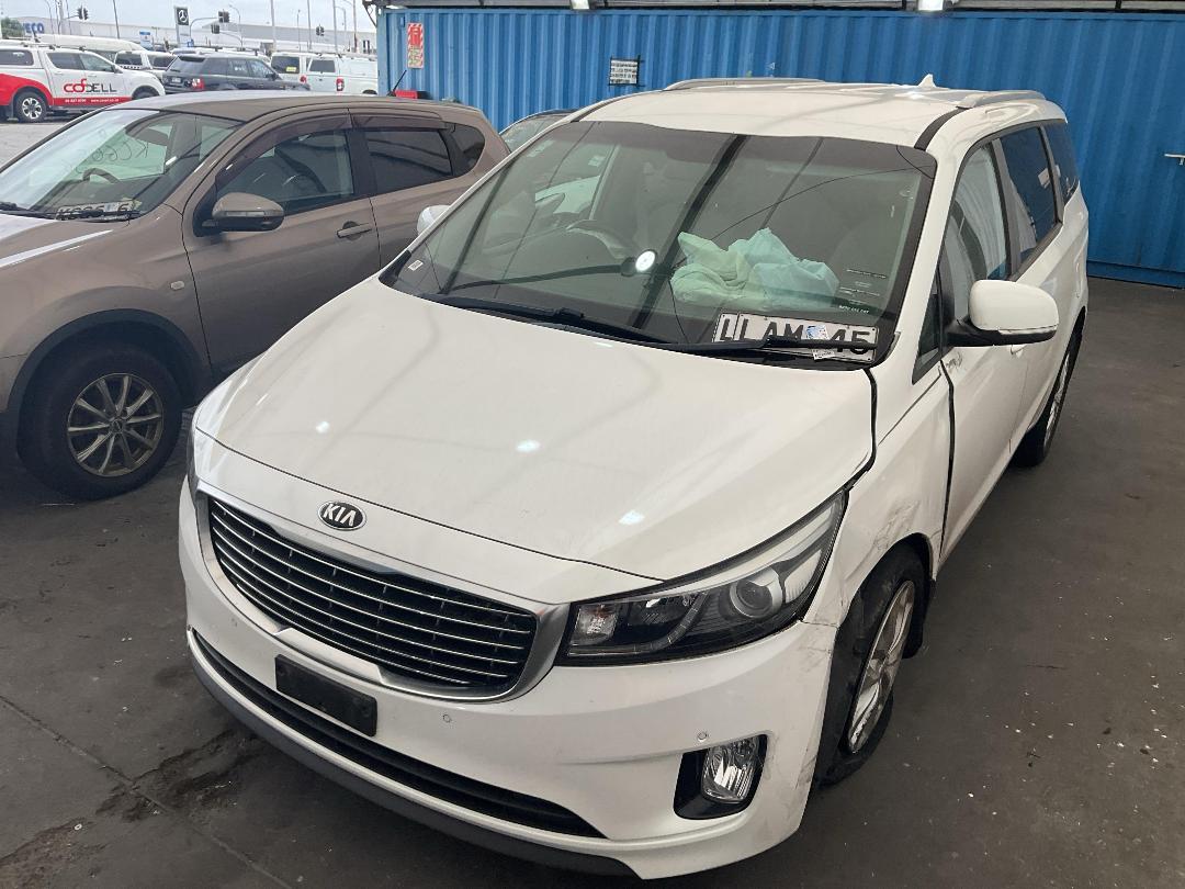 Photo '6' of KIA Carnival EX