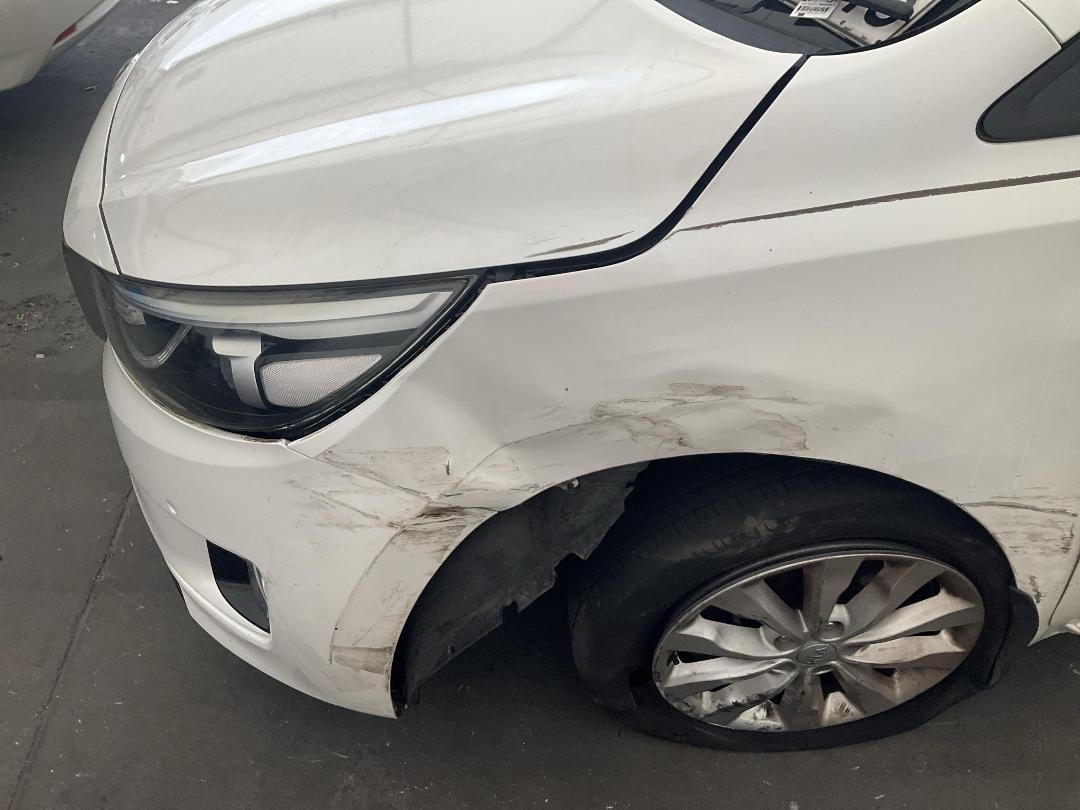 Photo '8' of KIA Carnival EX