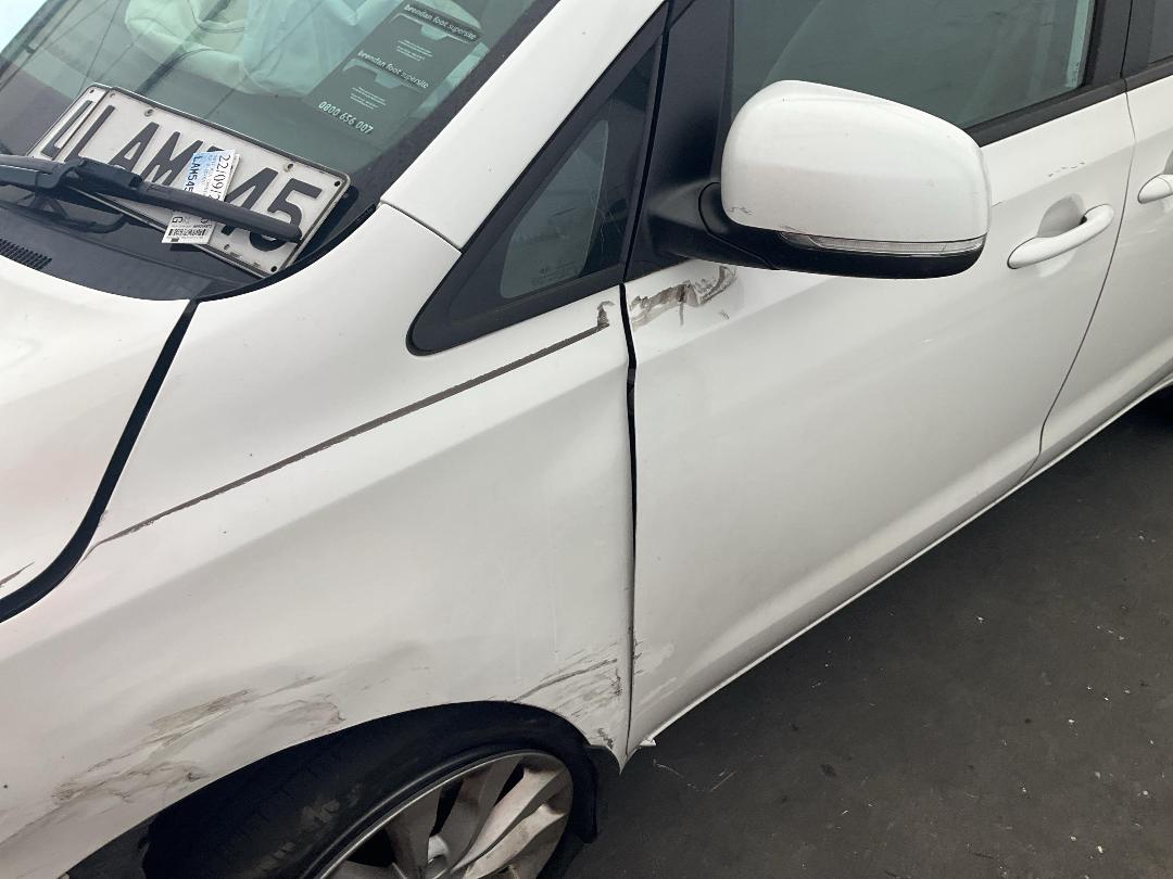 Photo '9' of KIA Carnival EX