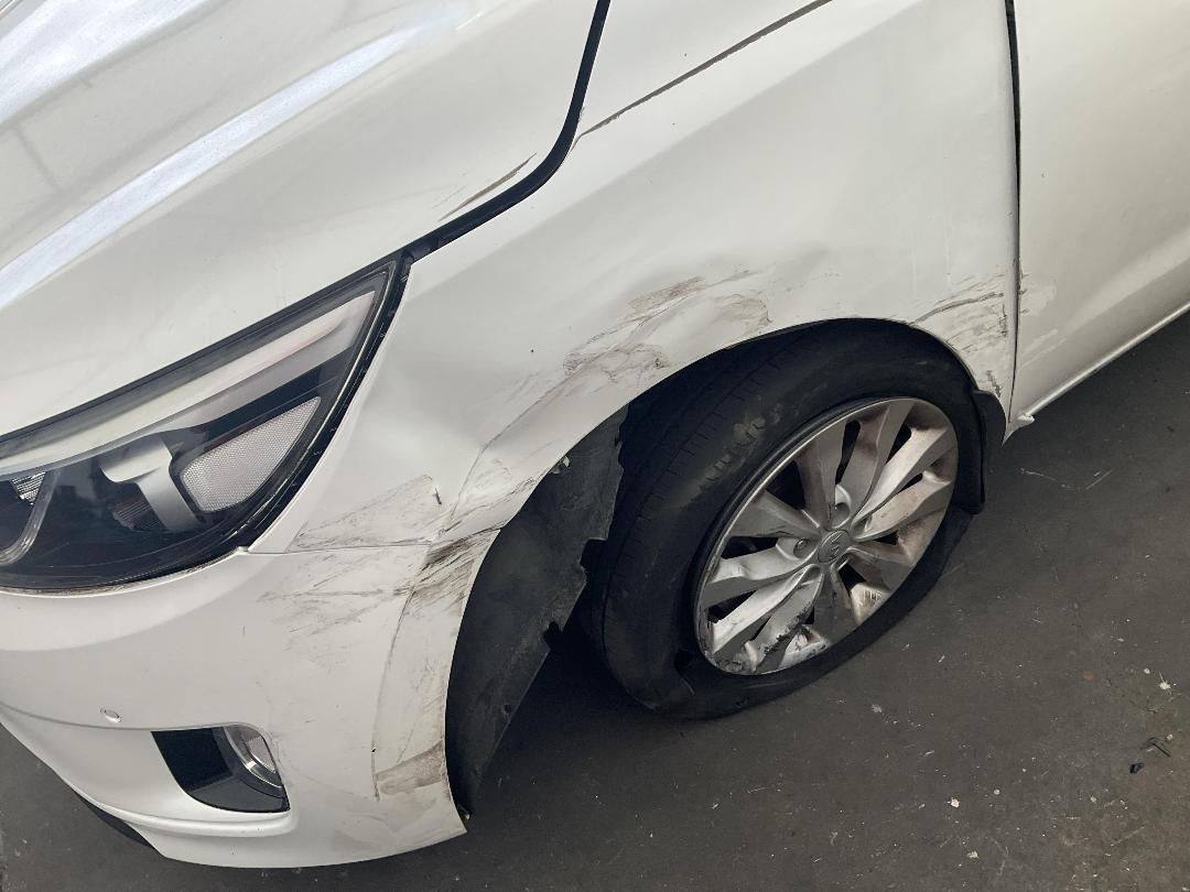 Photo '7' of KIA Carnival EX