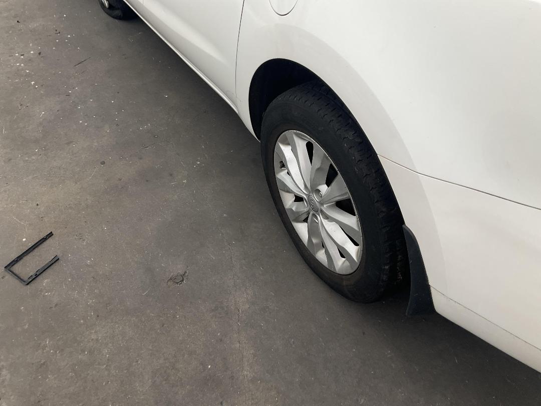 Photo '13' of KIA Carnival EX