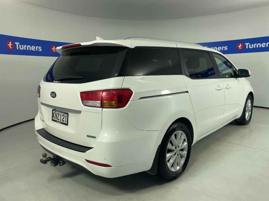 Photo '7' of KIA Carnival Photo '7' of KIA Carnival