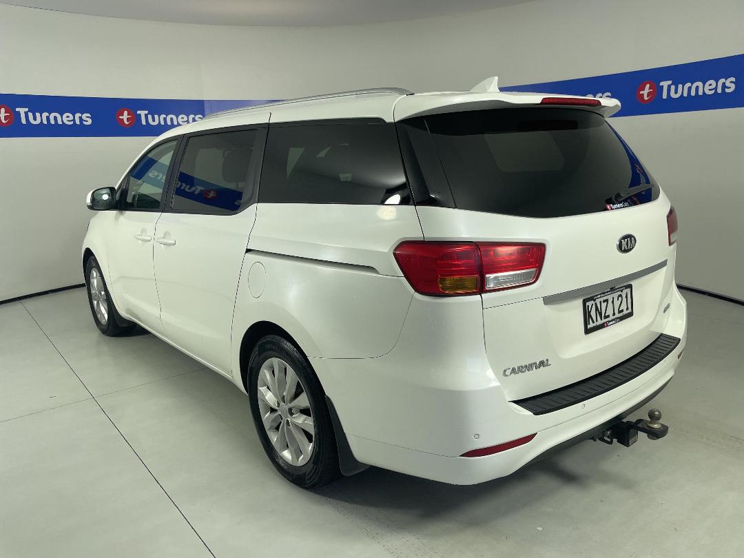 Photo '5' of KIA Carnival Photo '5' of KIA Carnival