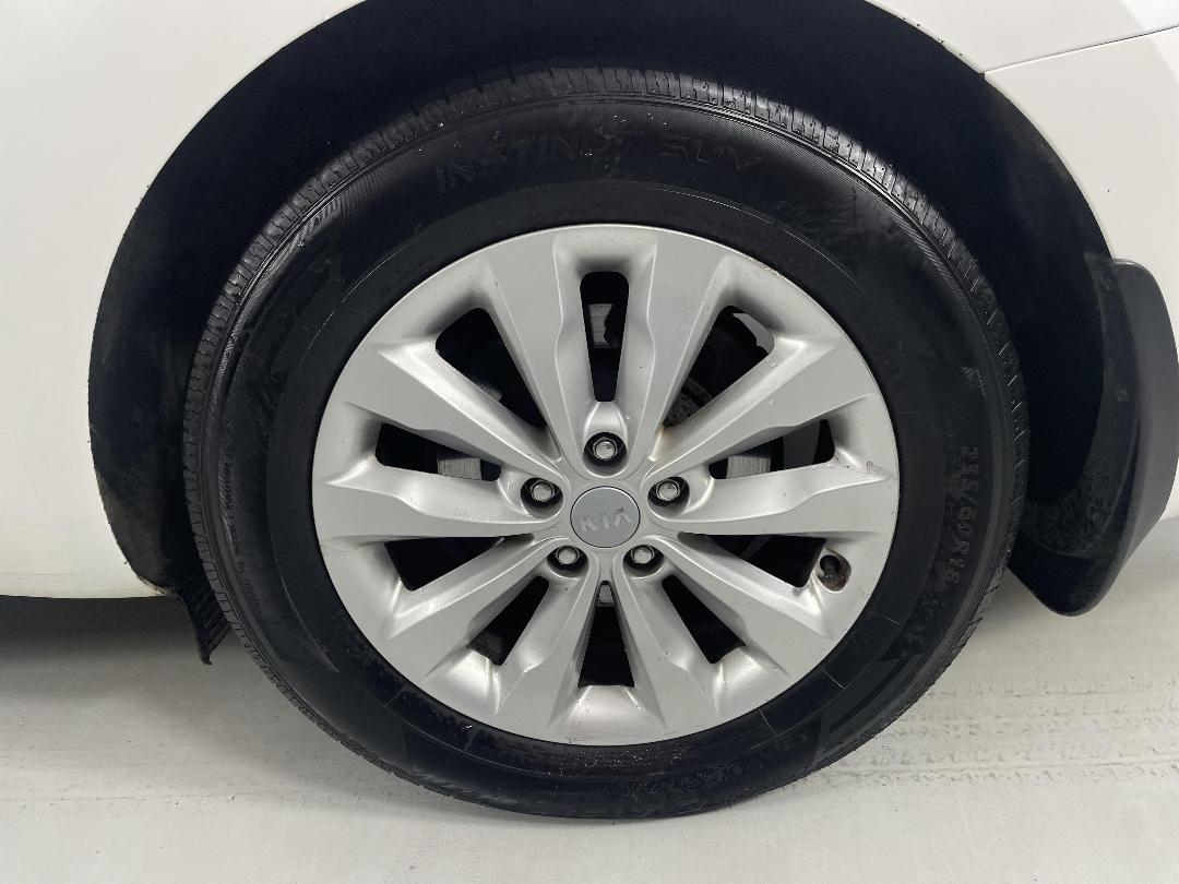 Photo '11' of KIA Carnival Photo '11' of KIA Carnival