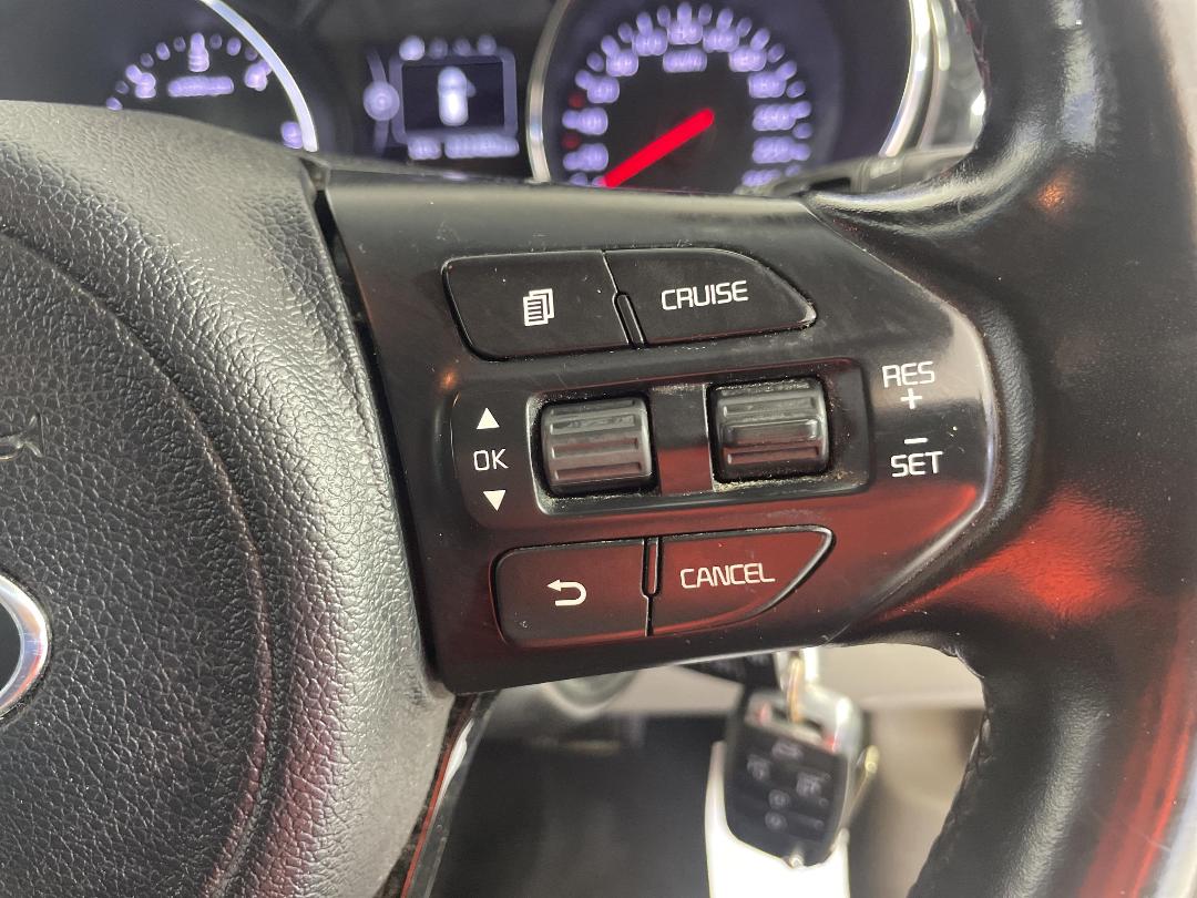 Photo '23' of KIA Carnival Photo '23' of KIA Carnival