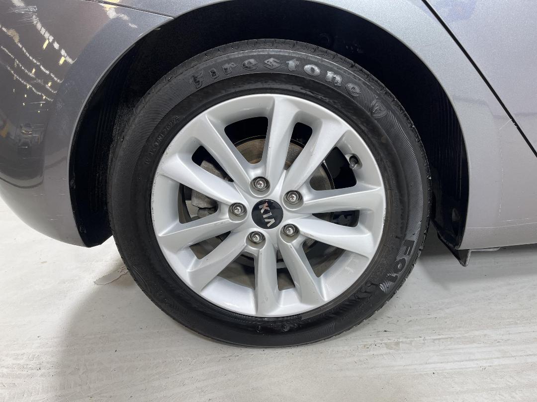 Photo '12' of KIA Cerato