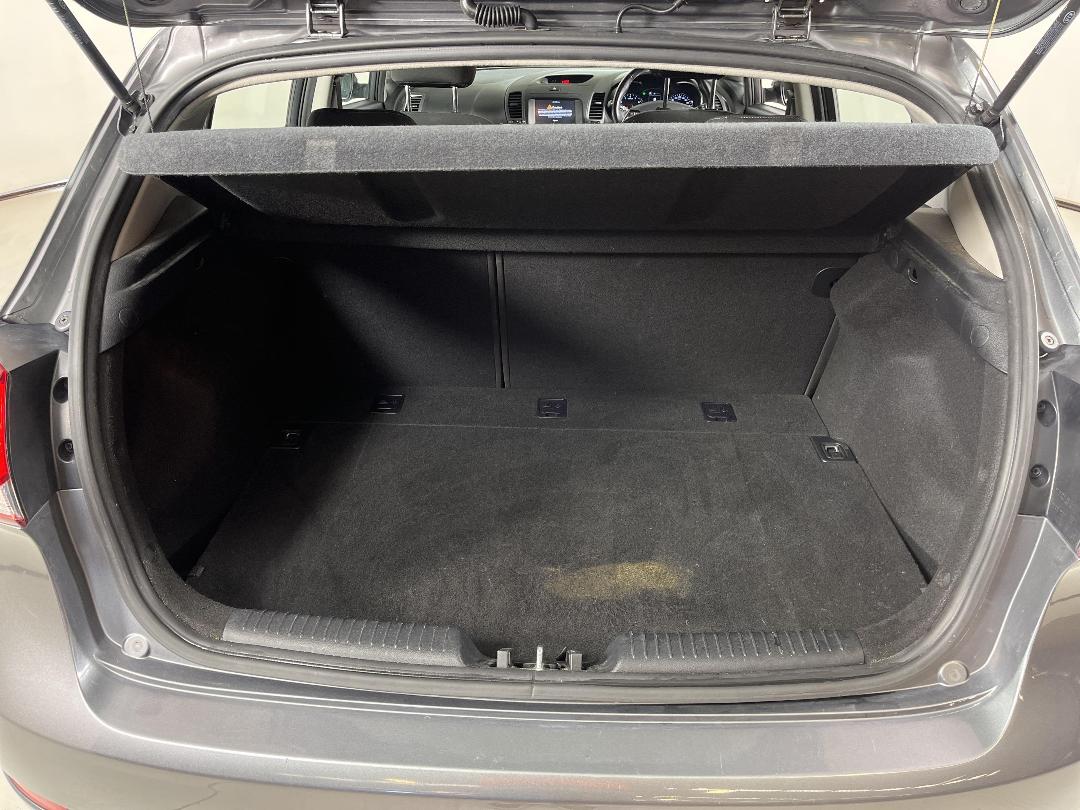 Photo '14' of KIA Cerato