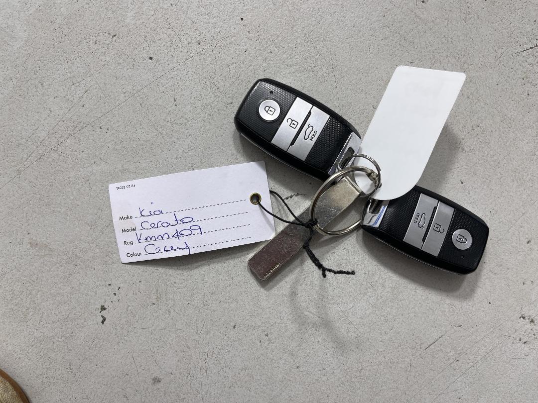 Photo '22' of KIA Cerato