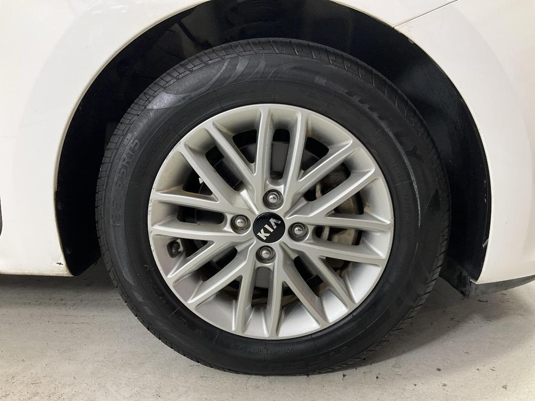 Photo '9' of KIA RIO Photo '9' of KIA RIO