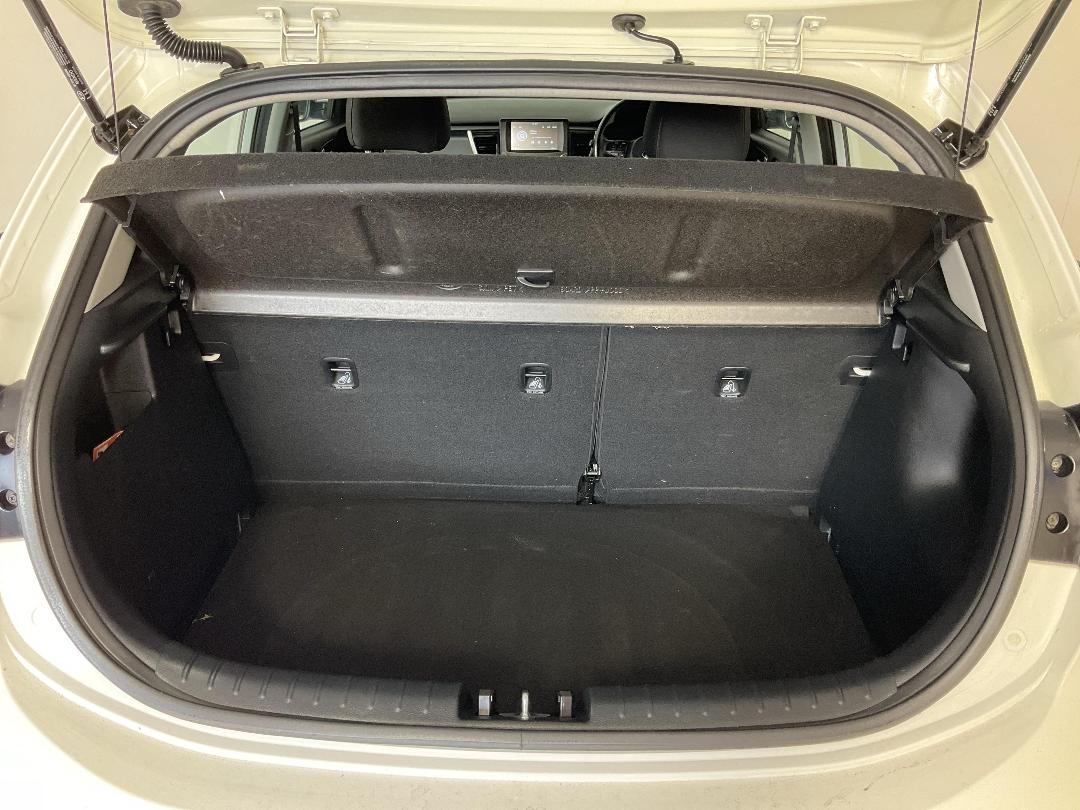 Photo '14' of KIA RIO Photo '14' of KIA RIO