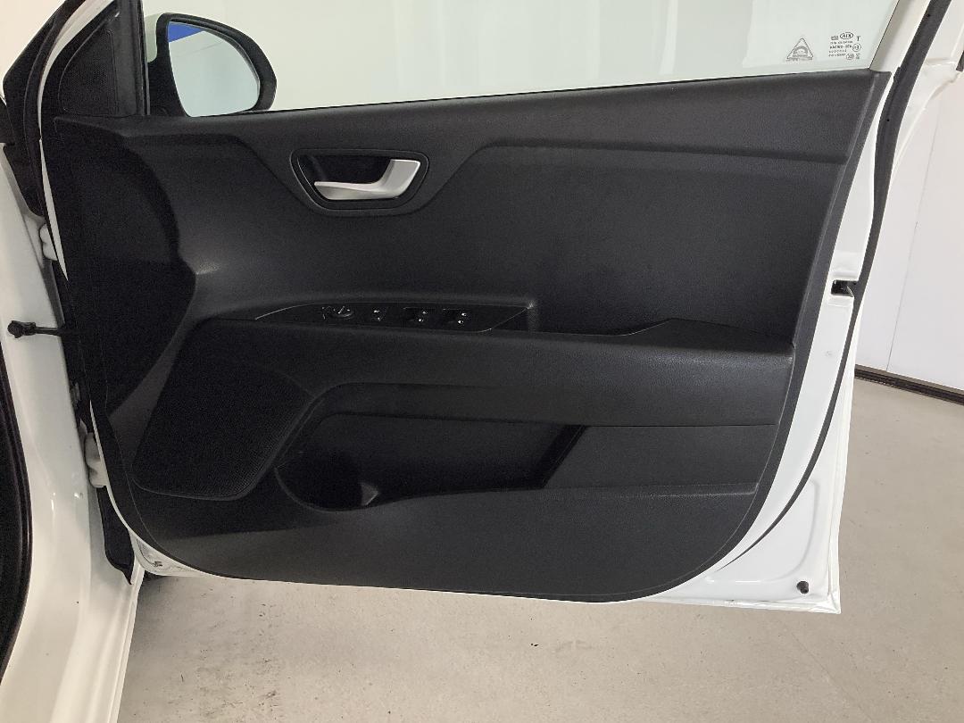 Photo '15' of KIA RIO Photo '15' of KIA RIO