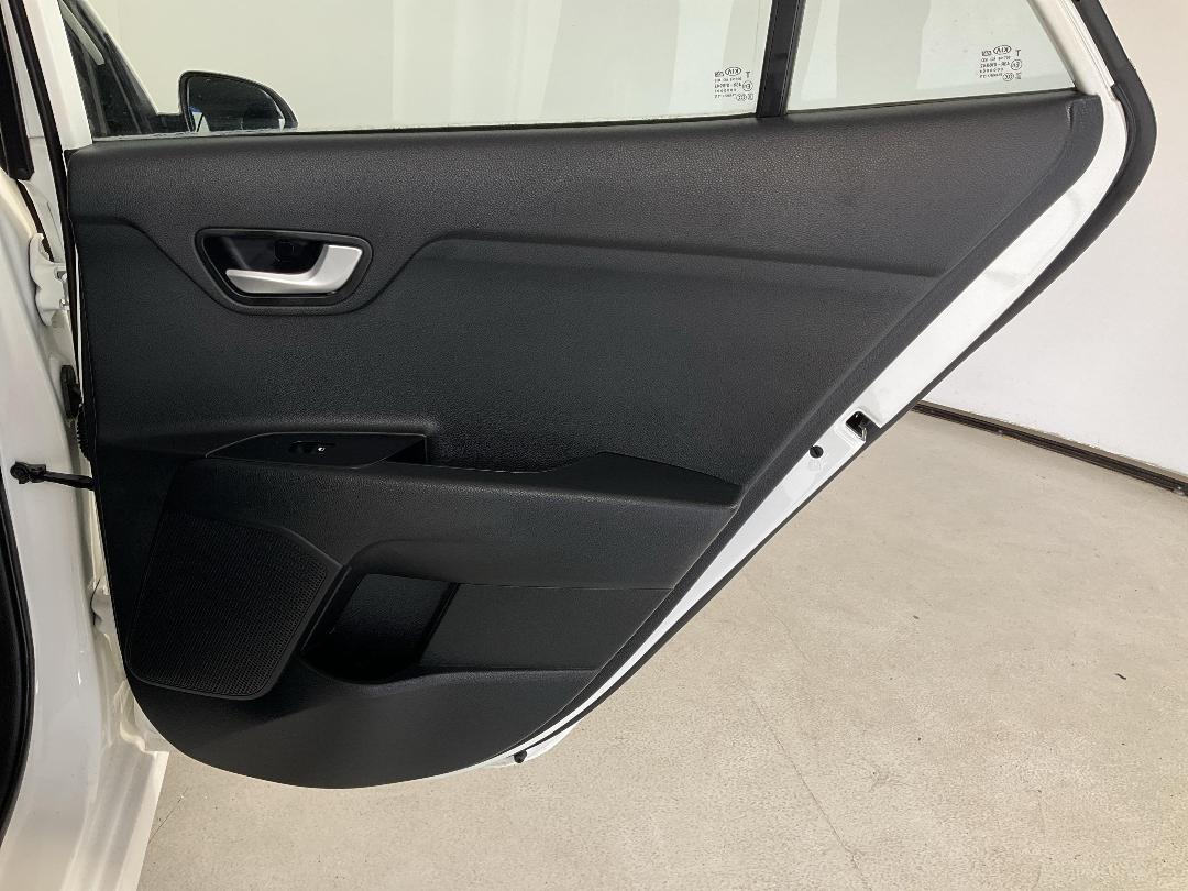 Photo '19' of KIA RIO Photo '19' of KIA RIO