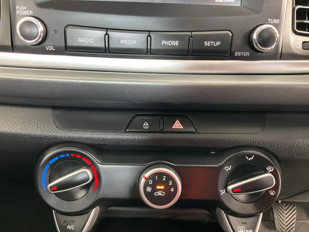 Photo '29' of KIA RIO Photo '29' of KIA RIO