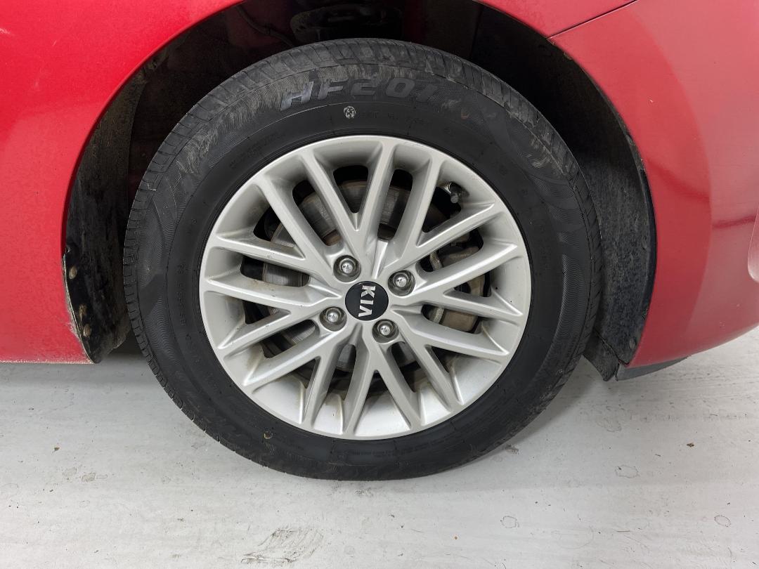 Photo '9' of KIA RIO Photo '9' of KIA RIO