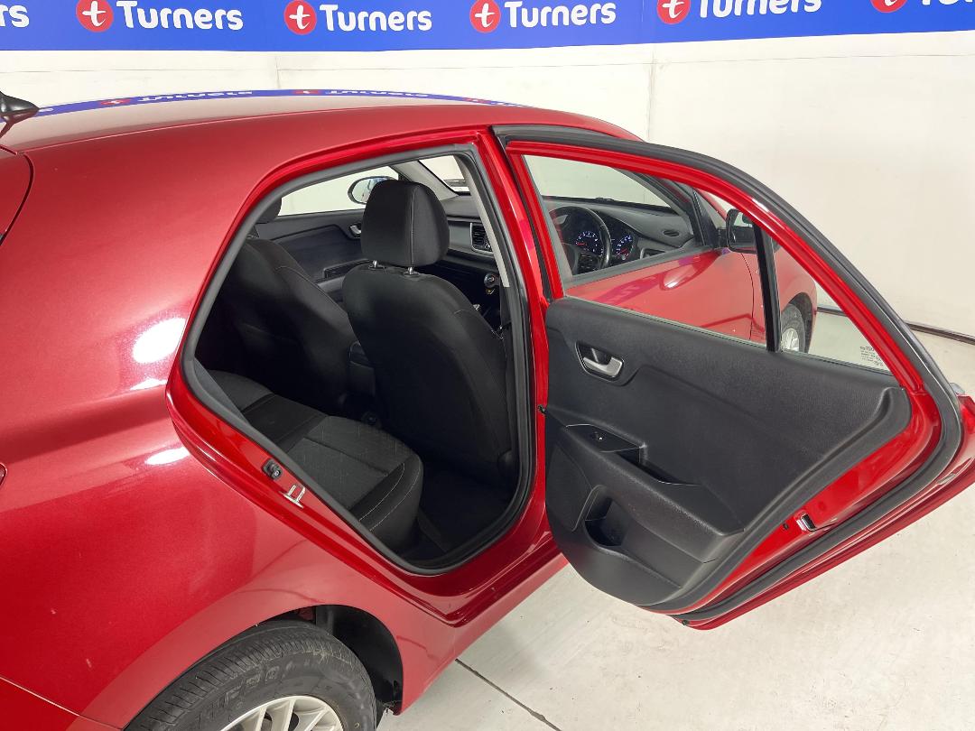 Photo '19' of KIA RIO Photo '19' of KIA RIO